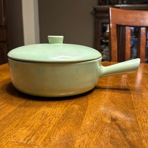 Vtg 1950’s bean/casserole dish.